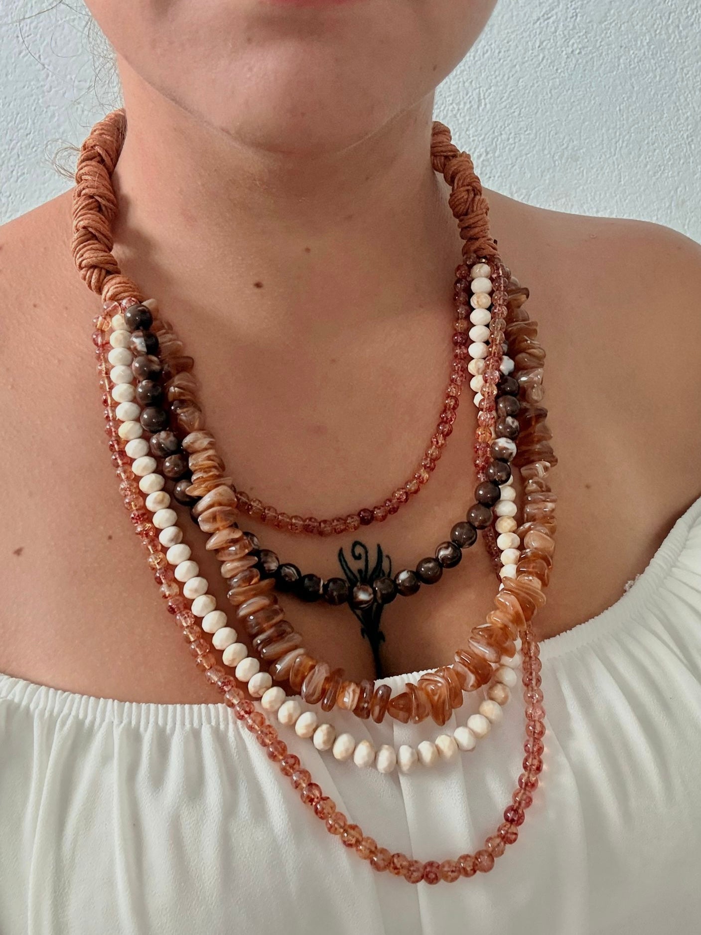 COLLAR MULTICAPAS PIEDRAS