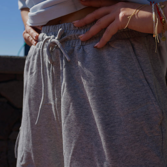 PANTALÓN DE CHANDAL CORTO