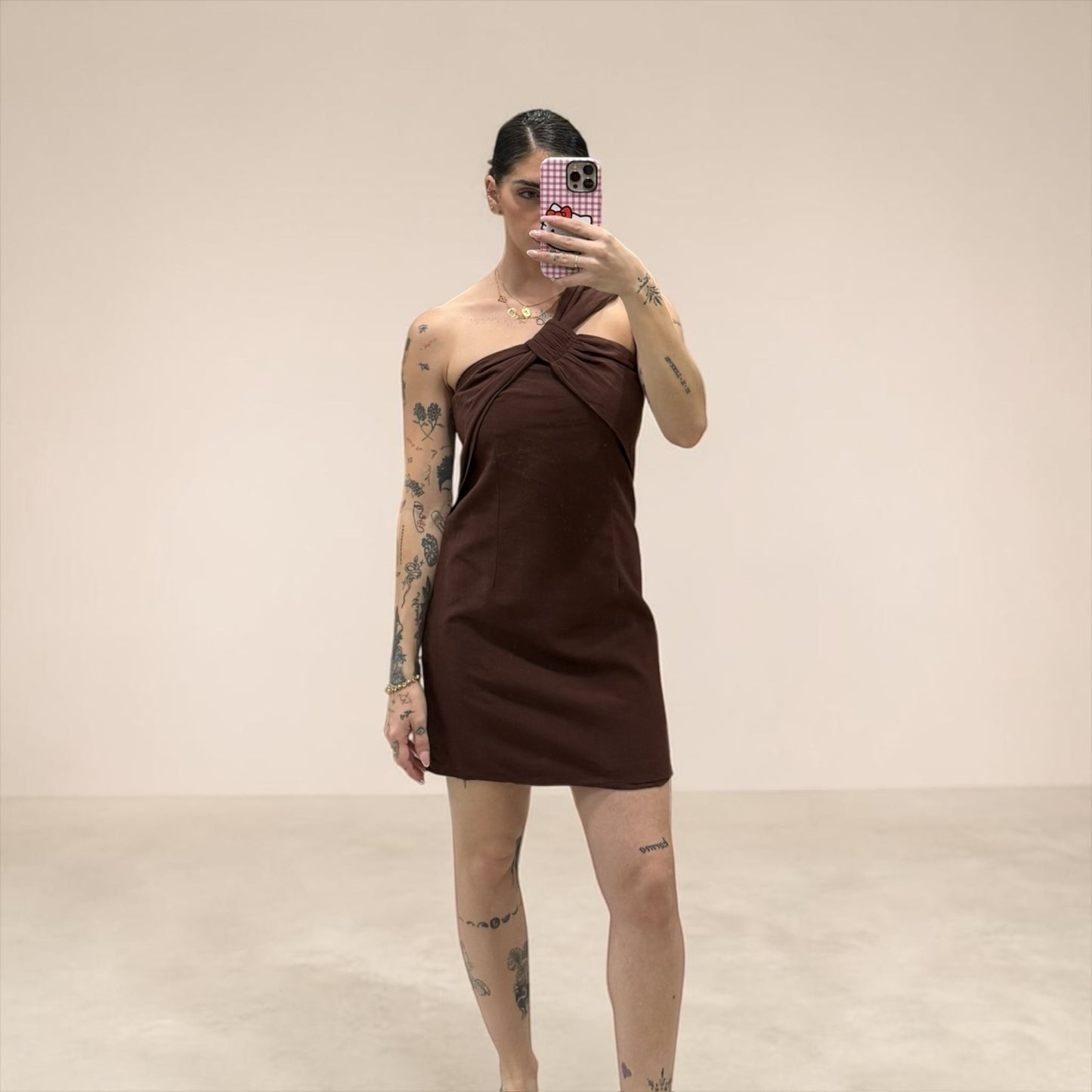VESTIDO ASIMÉTRICO CORTO