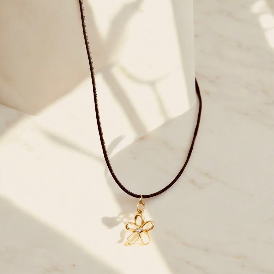 COLLAR FLOR DORADA