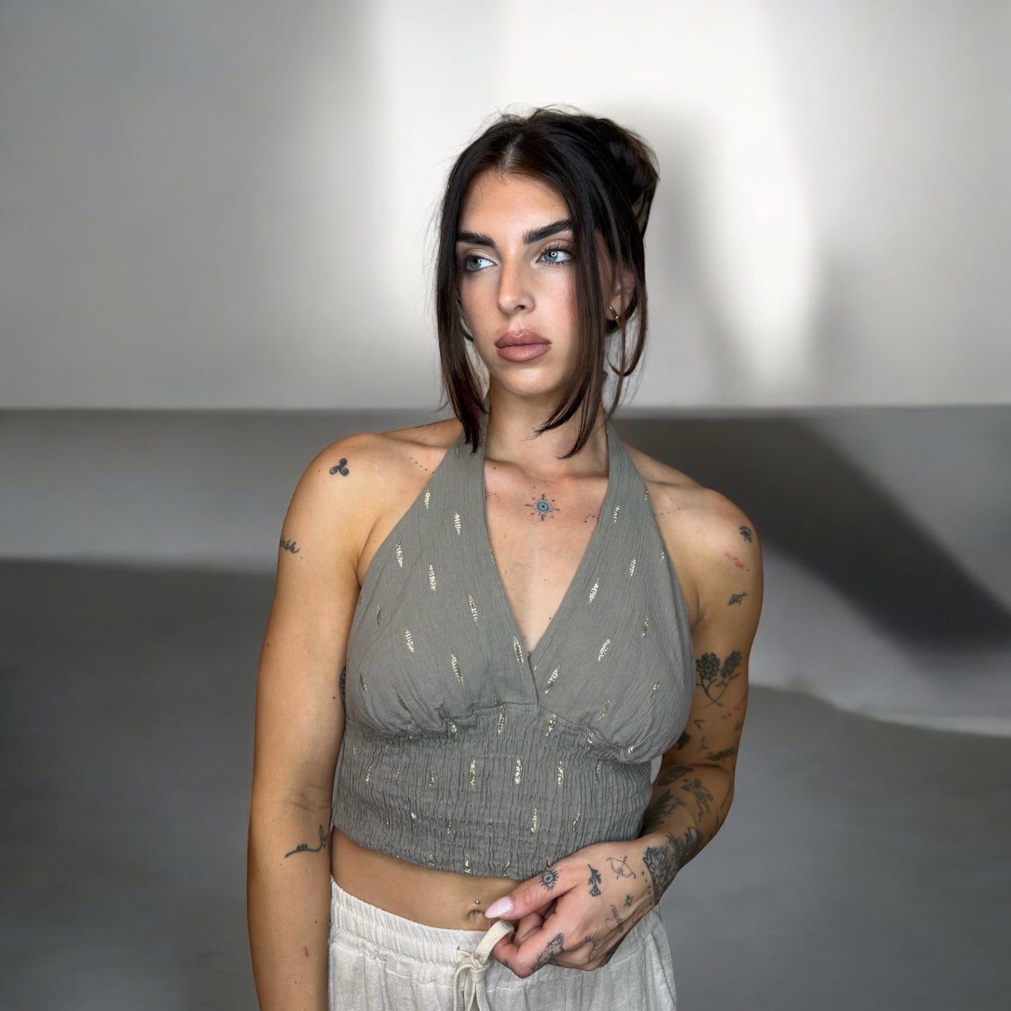 TOP HALTER BRILLOS