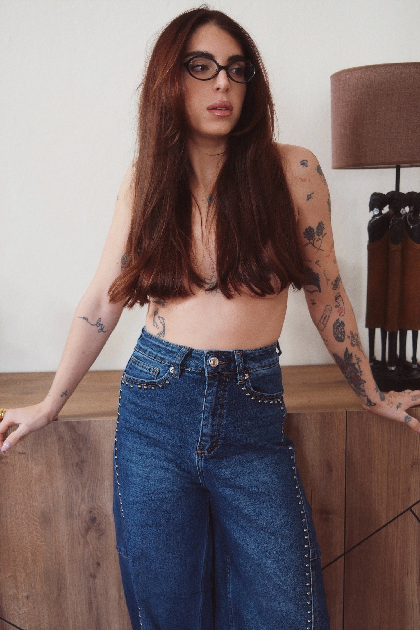 JEANS BALLOON DETALLES TACHUELAS