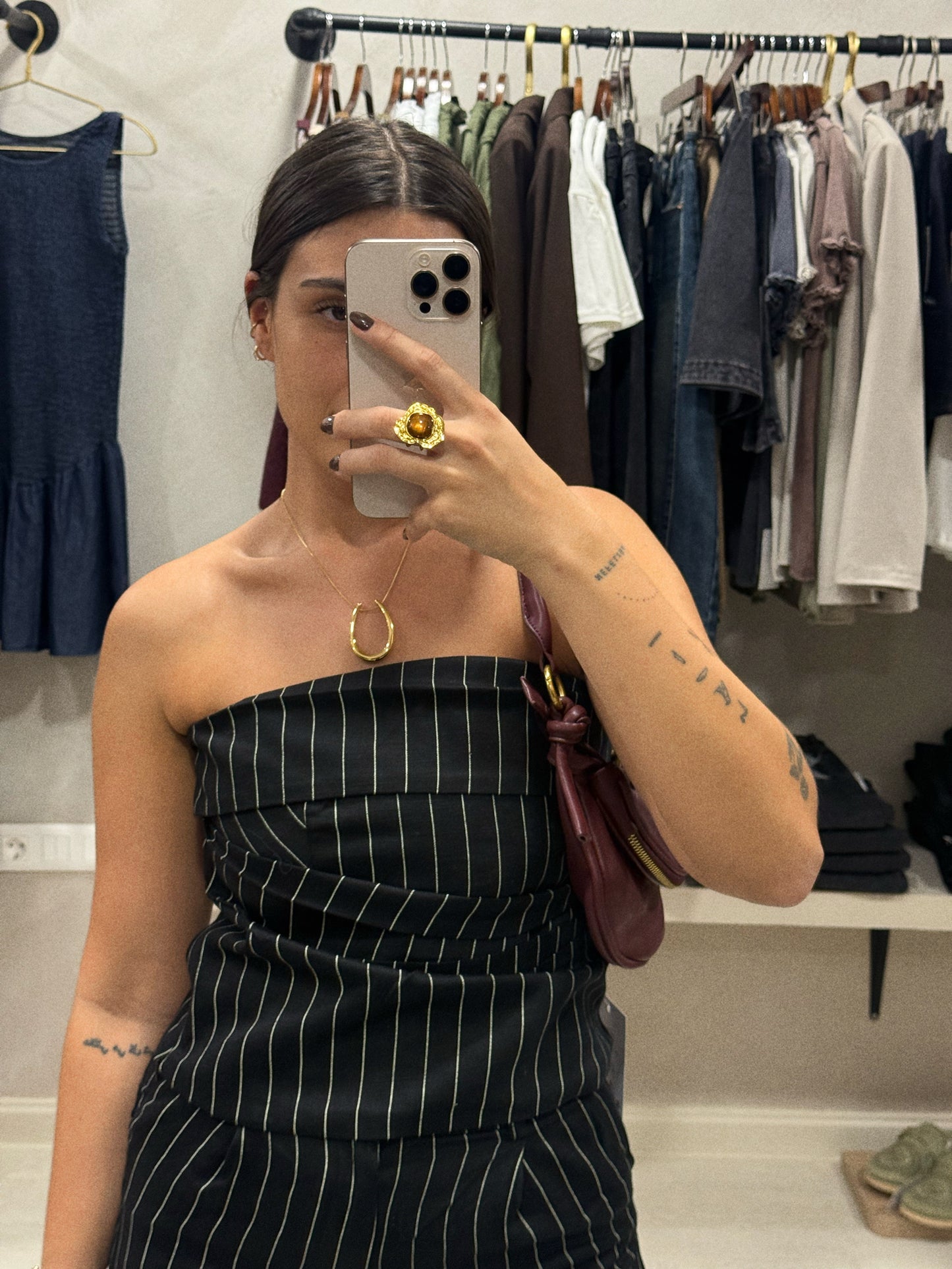 CONJUNTO RAYA DIPLOMÁTICA