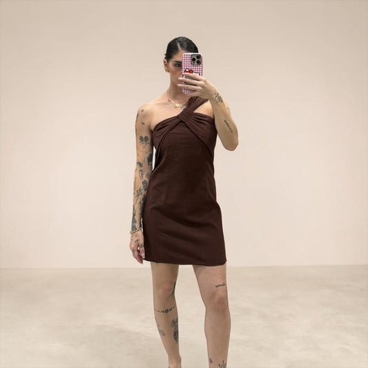 VESTIDO ASIMÉTRICO CORTO