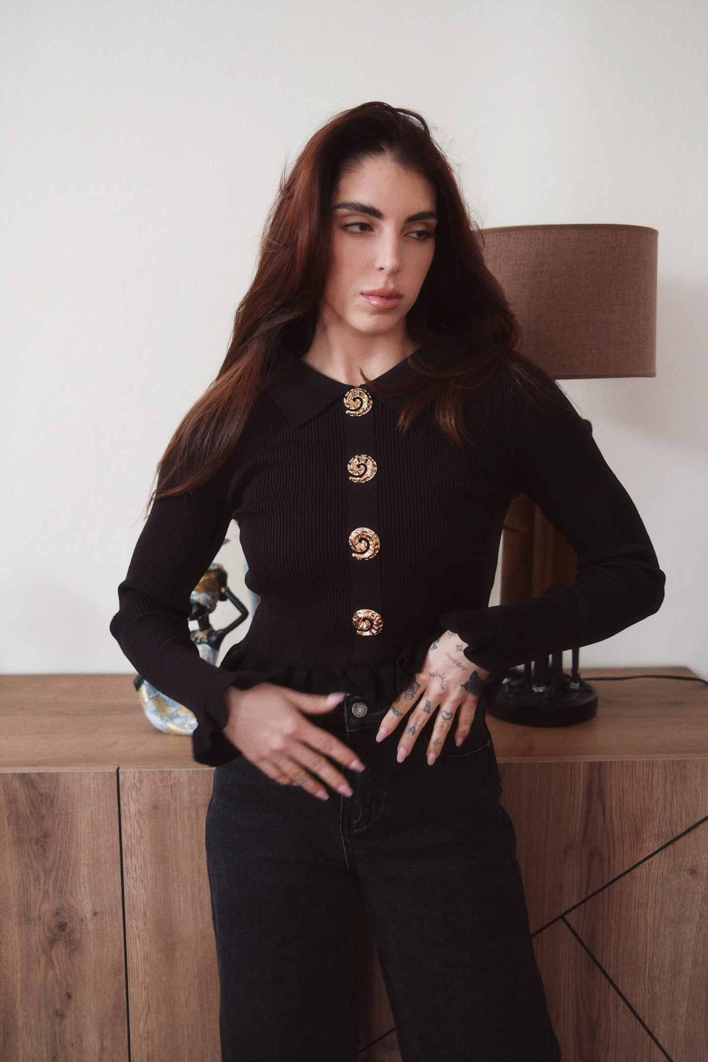 CÁRDIGAN NEGRO DETALLE CARACOLA