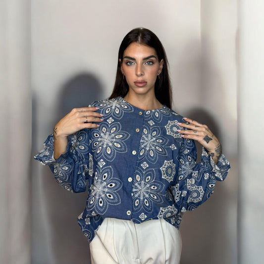 CAMISA CON BORDADO