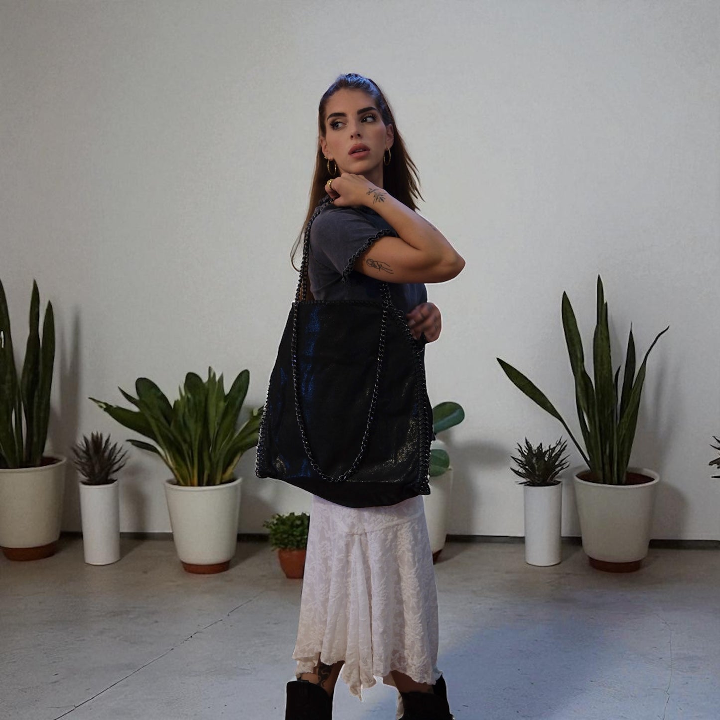 BOLSO NEGRO GRANDE CADENAS