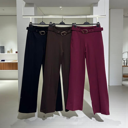 PANTALON CON CINTURÓN DORADO