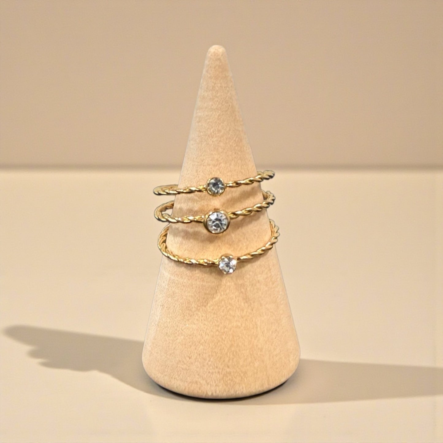 ANILLO TRIPLE DETALLE BRILLOS